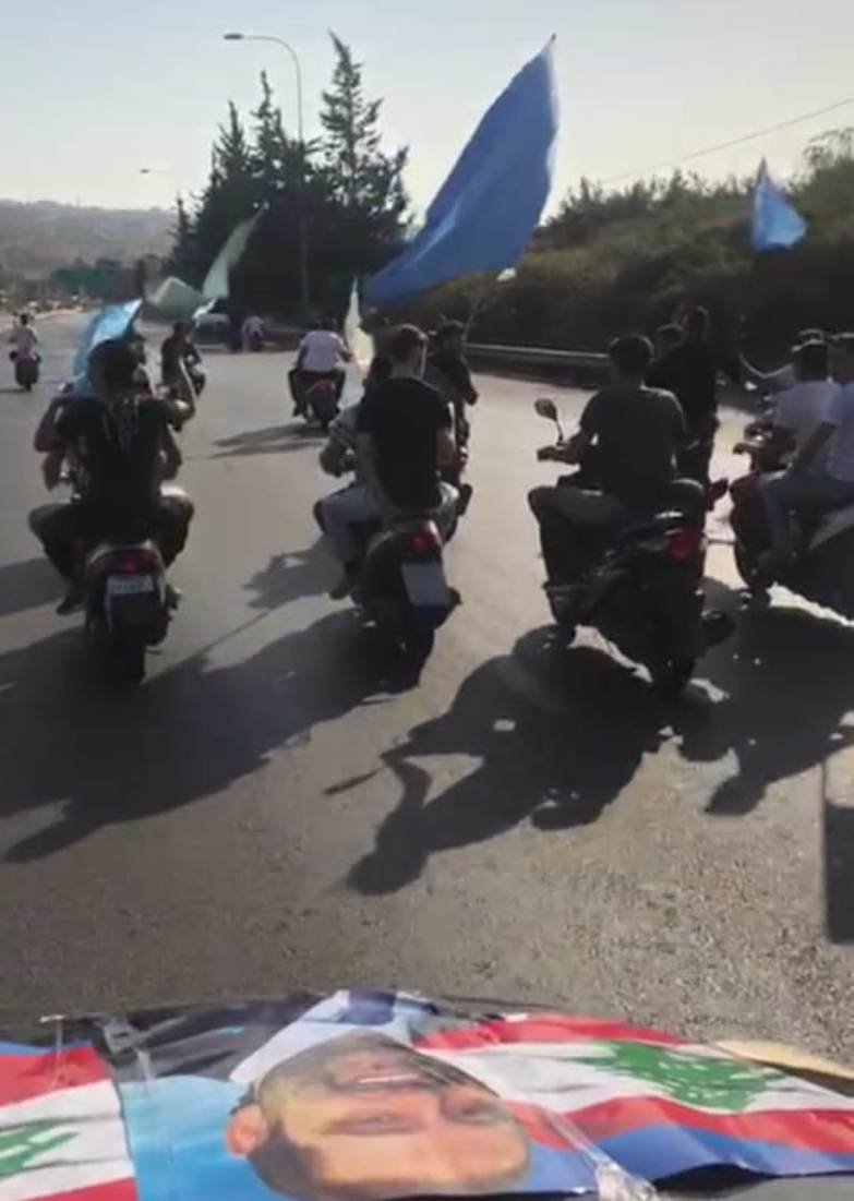 مسيرات سيارة في الإقليم دعما للرئيس الحريري
