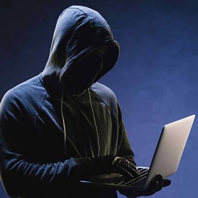 ابتزاز وتهديد بـ
