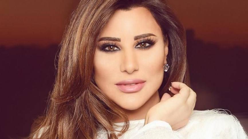 نجوى كرم غير راضية عن صمت عون: 