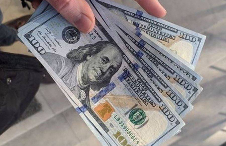 دولار السوق السوداء يُقفل على ارتفاع