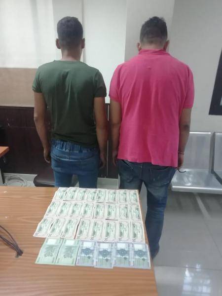 القبض على مروجي عملة مزيفة في محلة البوابة - صور.. ومبالغ مالية بحوزتهما