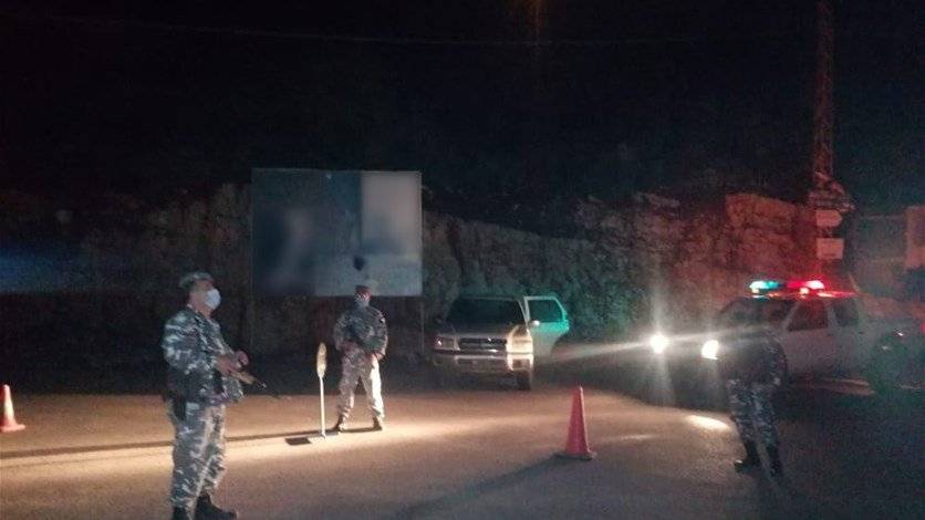 فهمي يكشف: غير لبناني أبرز بطاقة صحافية وهو يعمل بورشة بناء