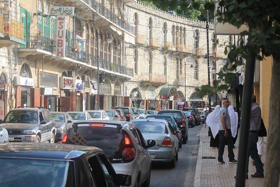 تجار عاليه: لالتزام قيود الوقاية والسلامة غدا