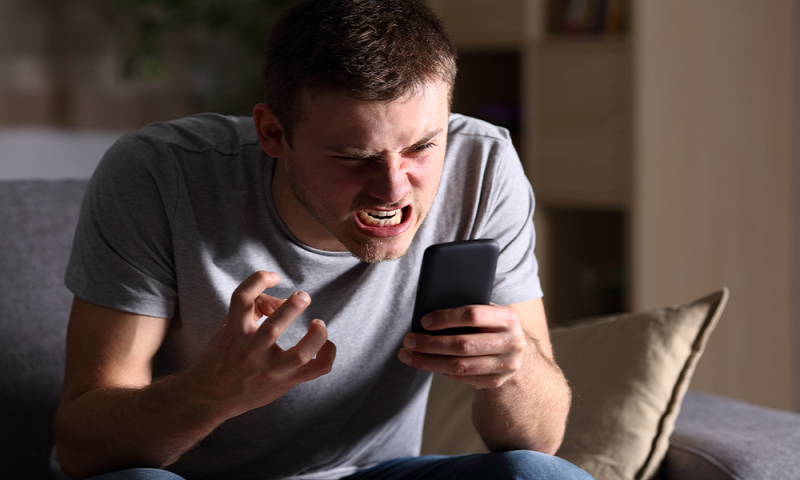 هل تؤثر الهواتف على صحتنا العقلية؟