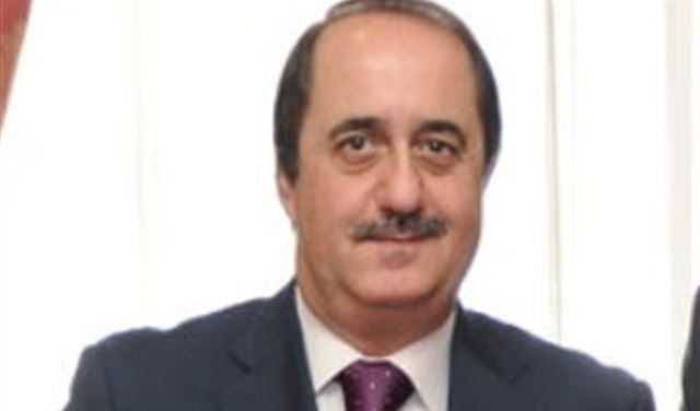 دي شادارفيان المستقيل من 
