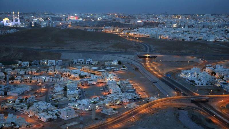 دولة عربية تشتبه بإصابات بـ