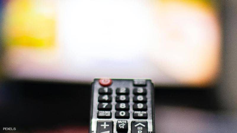 ماذا يحدث عندما تغلق التلفزيون ثم تنام؟