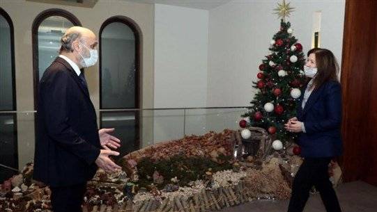 السفيرة الأميركية في معراب..وهذا ما تم بحثه