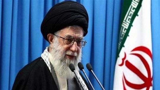 خامنئي يحظر استيراد أي لقاح أميركي أو بريطاني لـ