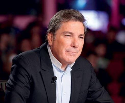 علي جابر ينعي والدته في تغريدة.. ومشاهير يعزّونه