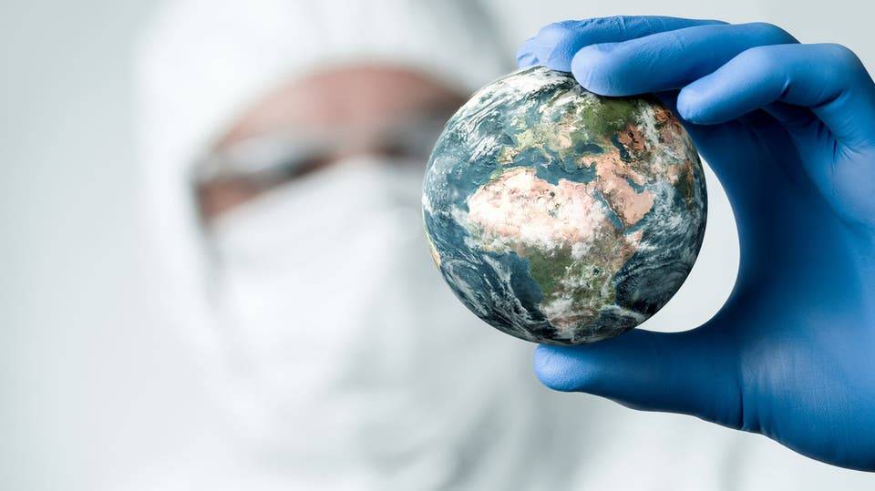 لقاحات كورونا.. 10 خرافات متداولة يجيب عليها الطب
