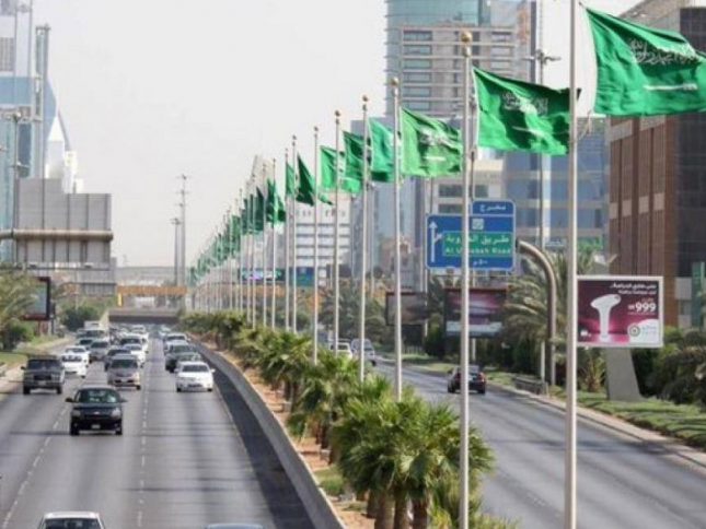 السعودية: تعديل موعد رفع قيود السفر وفتح المنافذ