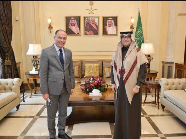 البخاري يبحث المستجدات الإقليمية مع السفير التونسي