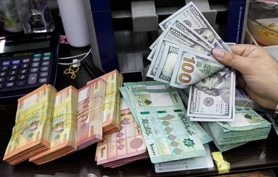 تأرجح بدولار السوق السوداء.. كم بلغ؟