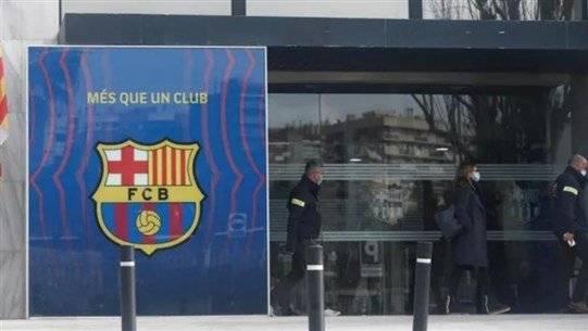 مداهمات في نادي برشلونة..والسبب؟