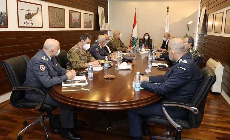 إجتماع في وزارة الدفاع للبحث بموازنات الأجهزة العسكرية والأمنية