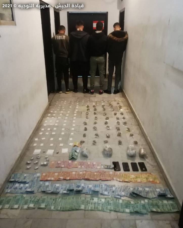 الجيش يوقف مروجي مخدرات في الليلكي وحي السلم