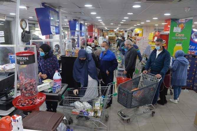 بالفيديو: طوابير أمام متجر في دوحة عرمون يبيع أصنافا مدعومة