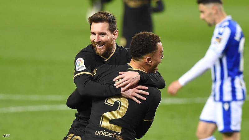 ميسي يقود برشلونة لاكتساح سوسيداد بـ