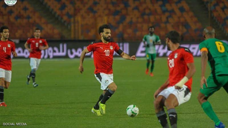 على الرغم من الرقم القياسي والشارة.. صلاح 