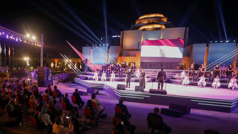 وفاة شاعر وملحن مصري شهير