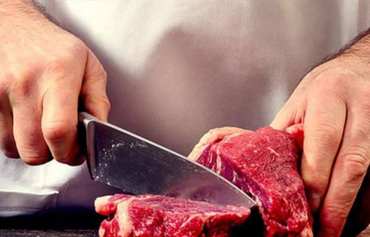 في المنية.. إقفال محل لبيعه لحومًا فاسدة