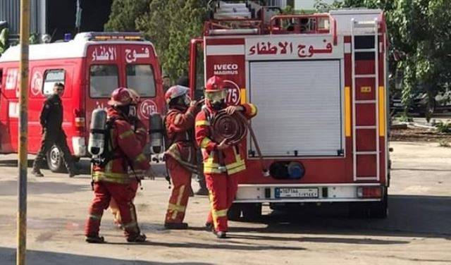 فوج إطفاء بيروت يخمد حريقًا في مار الياس