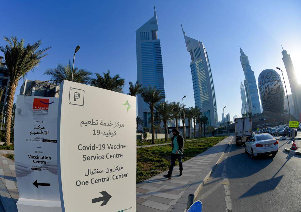 الإمارات الاولى عالميًا في التلقيح ضد كورونا