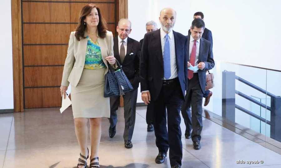 التطورات السياسية في لبنان والمنطقة بين جعجع وشيا
