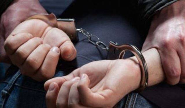مطلوب بـ25 مذكرة عدلية في قبضة قوى الأمن