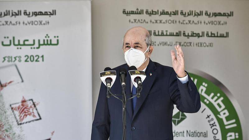 تبون يدلي بصوته:  الجزائر تدخل الديمقراطية من بابها الواسع