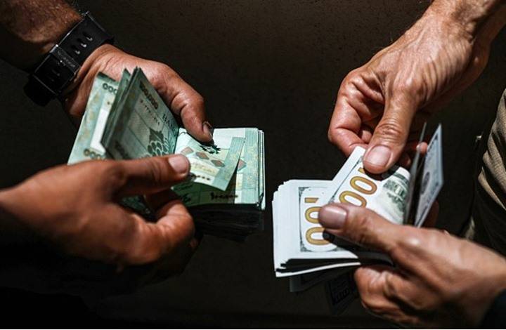 تراجع طفيف بدولار السوق السوداء