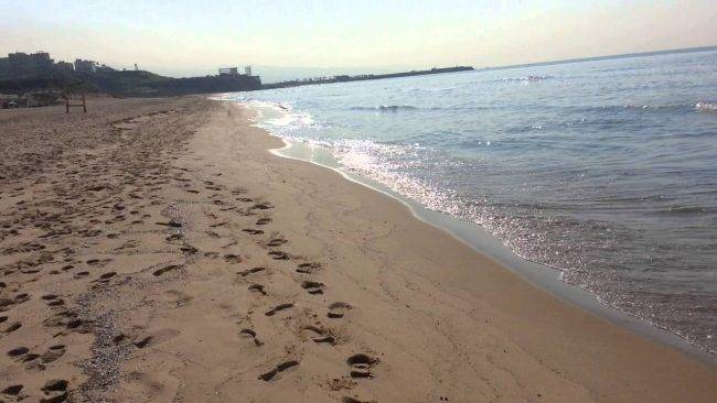 إنقاذ شخصين من الغرق مقابل شاطئ الدامور