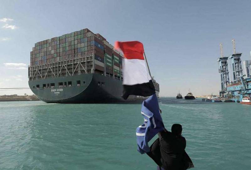 إيرادات قناة السويس تسجّل مستوى قياسياً