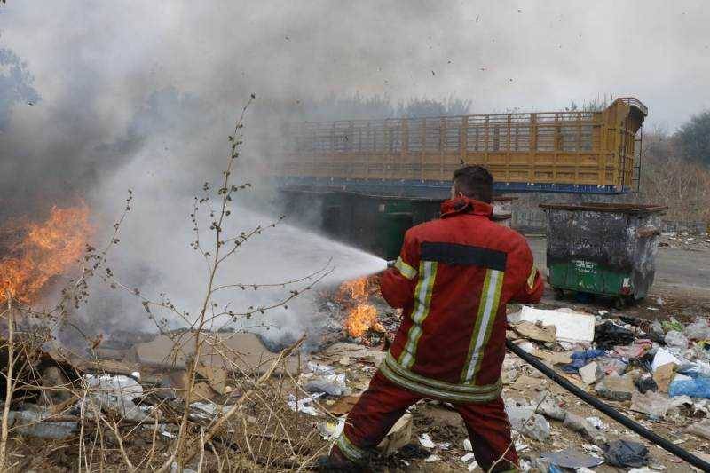 حريق في مرفأ بيروت..والدفاع المدني يتدخّل
