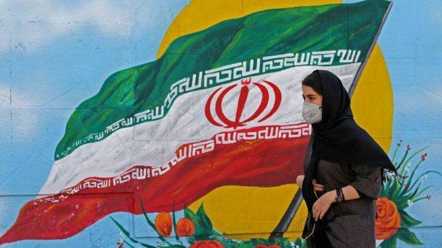نحو 350 مدينة حمراء.. كورونا يفتك بإيران