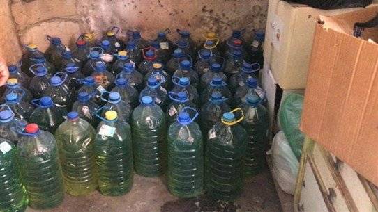 الجيش داهم منزله..فوجد 153 غالون بنزين