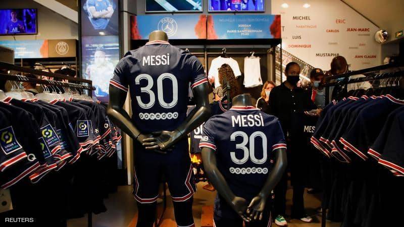 نفد في 30 دقيقة.. قميص ميسي بالرقم 30 يحدث 