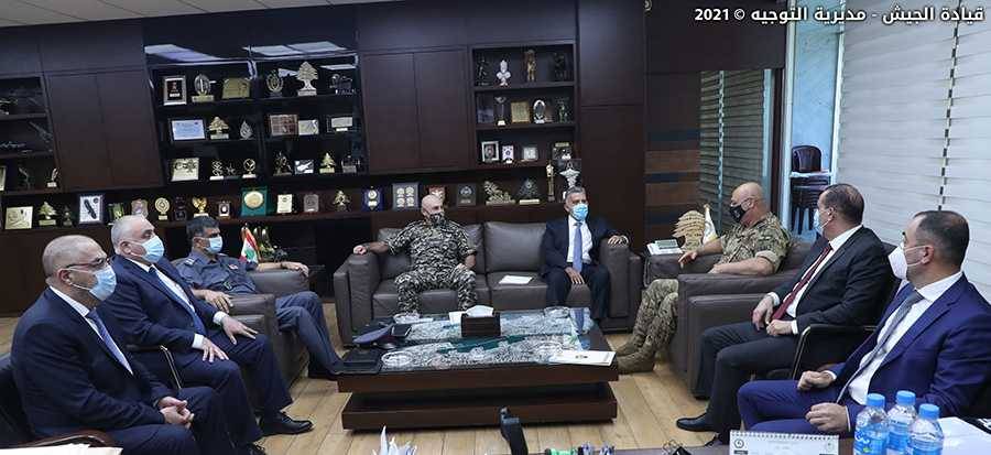 تداعيات الأزمة الاقتصادية.. محور اجتماع قائد الجيش وقادة الأجهزة ‏الأمنية
