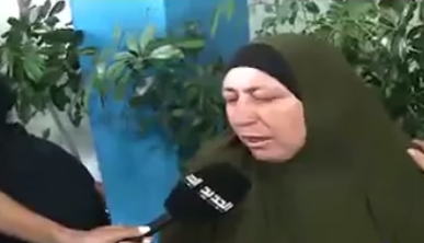 بالفيديو.. الأم المفجوعة تصرخ: بأي ذنب قُتل أحمد و محمد؟!