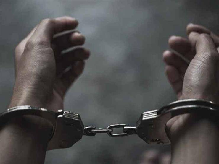 بعد استقصاء وتحريات... توقيف مروّج مخدرات ومتعاطيَين