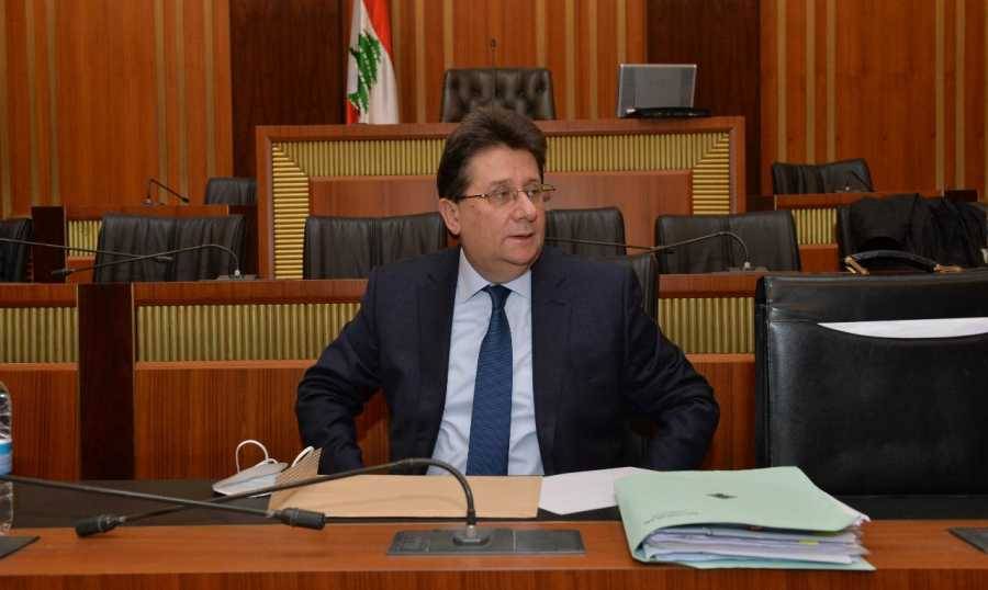 لجنة المال تبحث تحديد سعر الصرف للسحوبات الشهرية