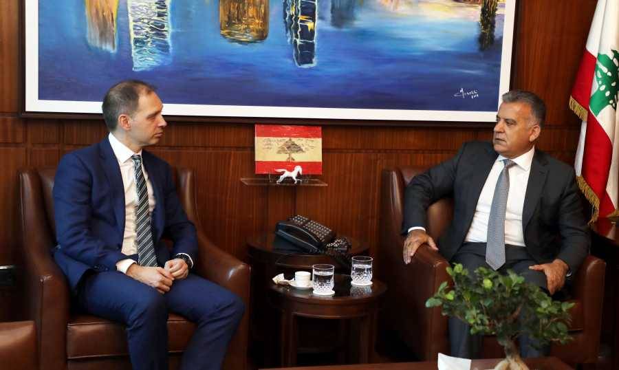 اللواء ابراهيم يعرض الأوضاع مع سفير بريطانيا