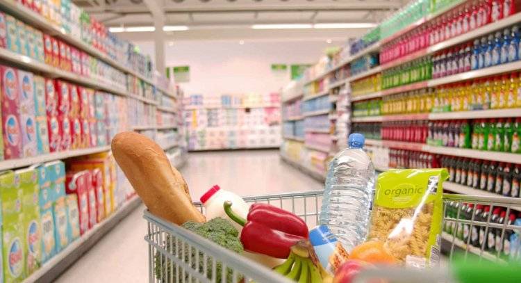 إنخفاض الدولار ... متى ينسحب على الأسعار؟