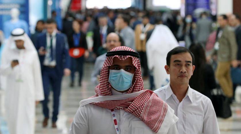 الإمارات تسمح بعدم ارتداء الكمامة في بعض الأماكن