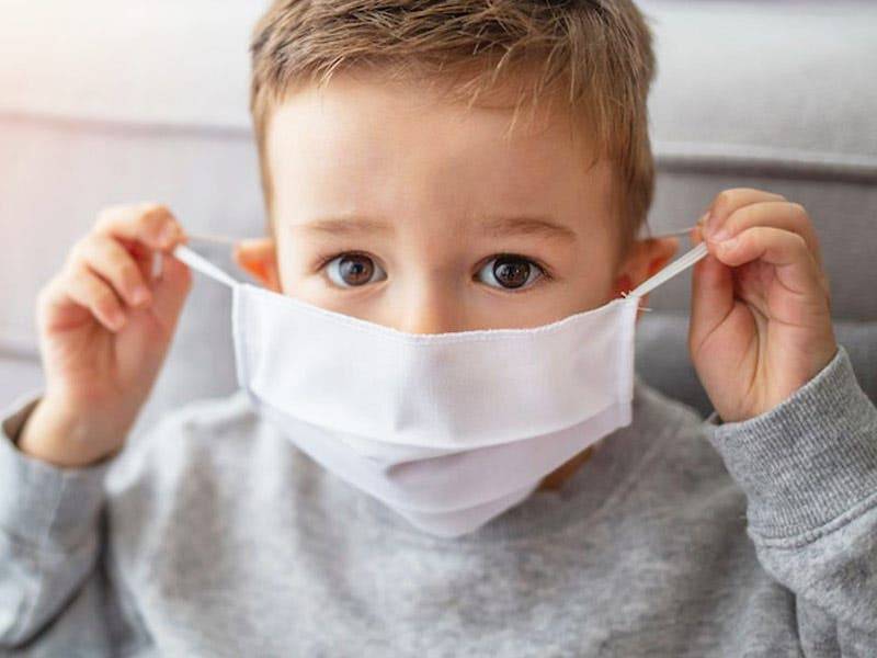 لماذا يتفوّق الأطفال على الكبار بمقاومة كورونا وتحوّراته؟