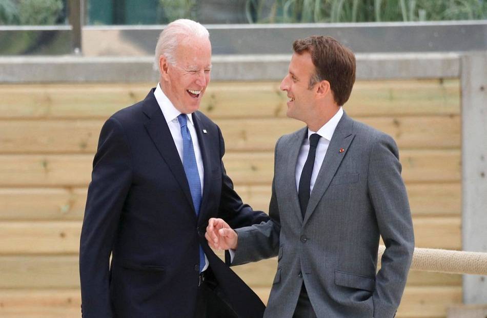 ماكرون يجتمع مع بايدن في مجموعة العشرين على أمل 