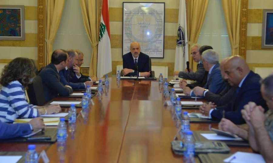 اجتماع في 