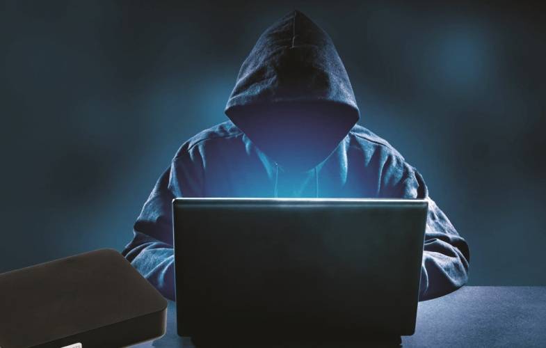 مايكروسوفت: قراصنة يُشتبه في صلتهم بإيران استهدفوا شركات تكنولوجيا عسكرية
