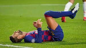 برشلونة يعلن إصابة بيكيه